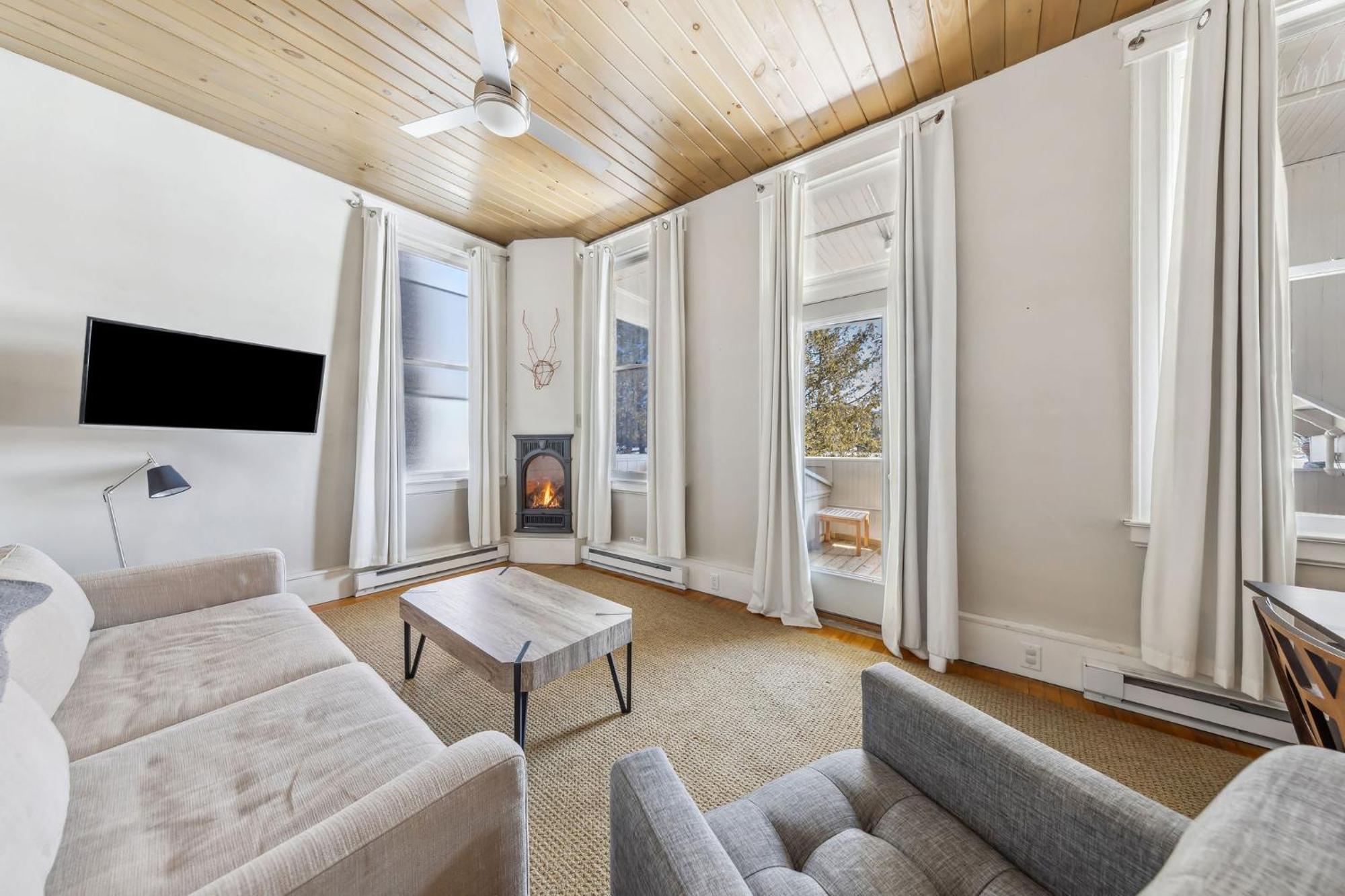 The Haus On Mirror Lake Lake Placid Quarto foto